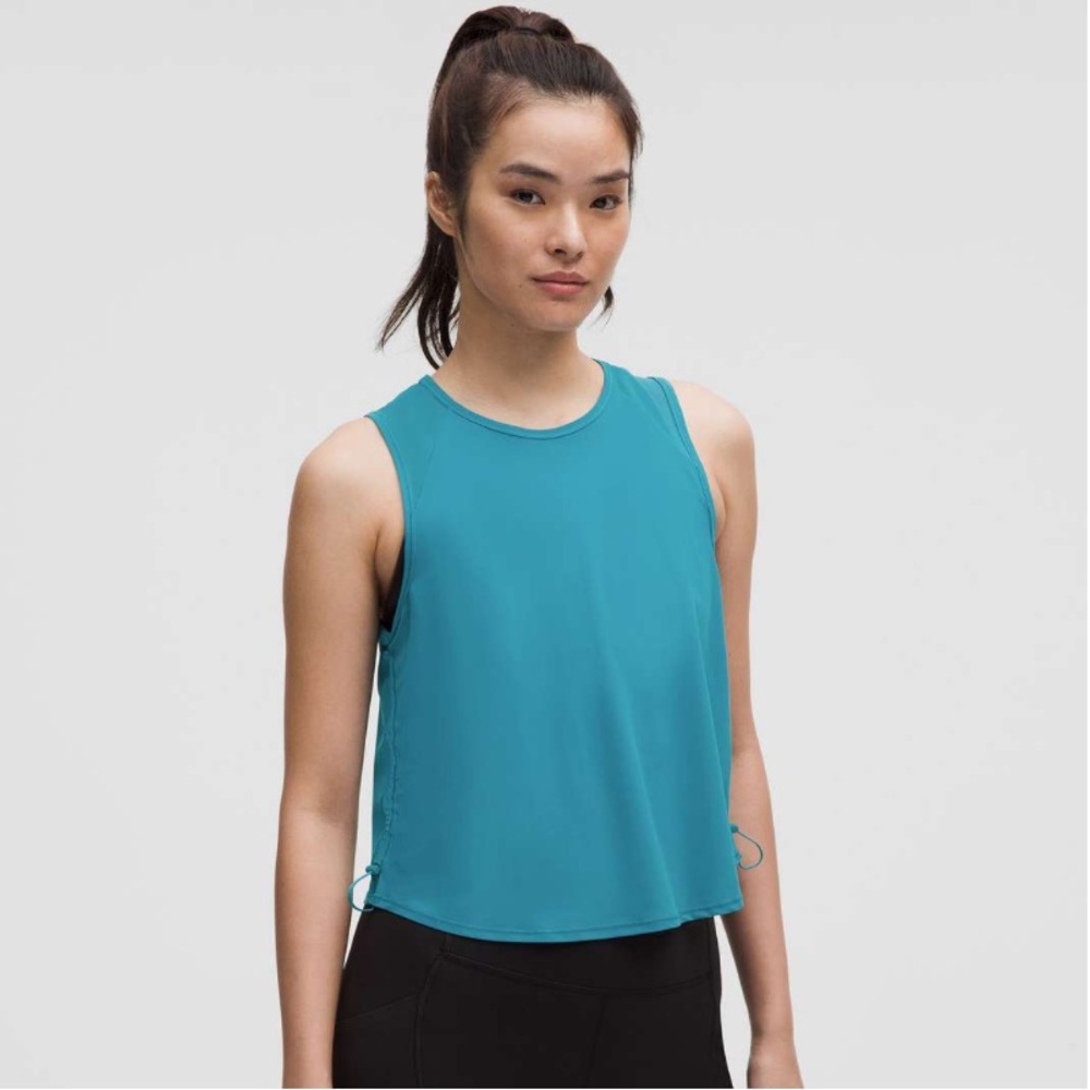 lululemon Cropped Sculpt Tank *Clinch – Hawaiian Blue (Size 6)
